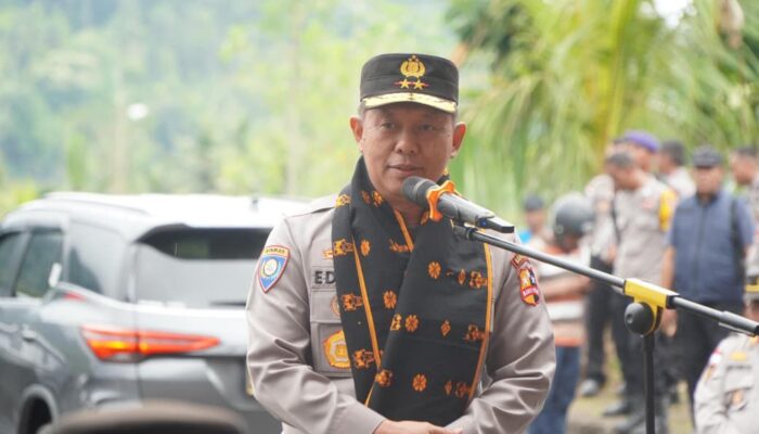 #PolriPeduli: Bantuan Kemanusiaan untuk NTT Diterjunkan