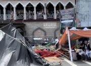 Mobil-Tabrak-Tenda-Maulid-1-Holopis