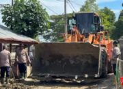 Polri untuk Masyarakat, Kapolri Bantu Alat Berat Tangani Dampak Banjir di Pidie