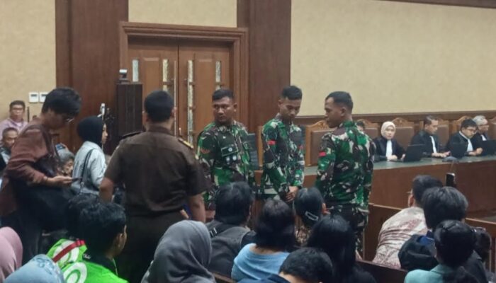 Kontroversi TNI di Ruang Sidang Nadiem, Amnesty : Tentara Bukan Satpam Jaksa