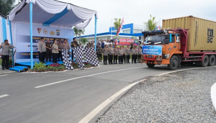 Lepas Bantuan untuk Sumatera, Kapolri Pastikan Distribusi Merata