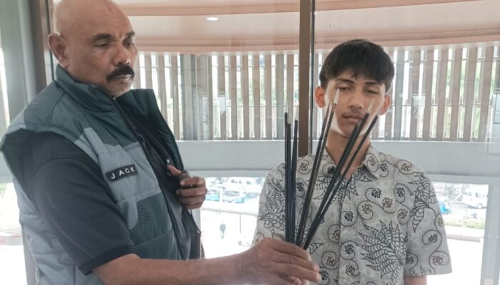 Masyarakat Geram! Pelajar Diduga Ditunggangi Anarko, Bawa Busur Panah untuk Bikin Ricuh Demo Buruh