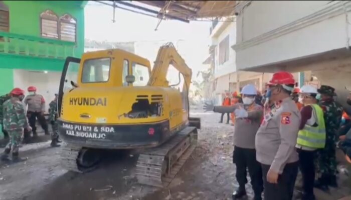 Kolaborasi Nyata: Samapta & SAR Bahu-Membahu di Tengah Bahaya