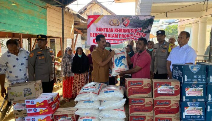 Baintelkam Polri Wujudkan Kepedulian Melalui Bantuan Banjir Pidie