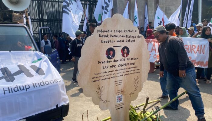 WALHI dan Ratusan Warga Gedor DPR, Desak Pengesahan RUU Keadilan Iklim dan Cabut Izin Tambang Merusak
